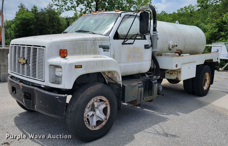 image for item JL9416 1994 Chevrolet Kodiak C7H042  tank truck