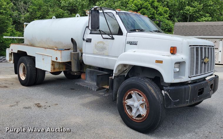 image for item JL9416 1994 Chevrolet Kodiak C7H042  tank truck