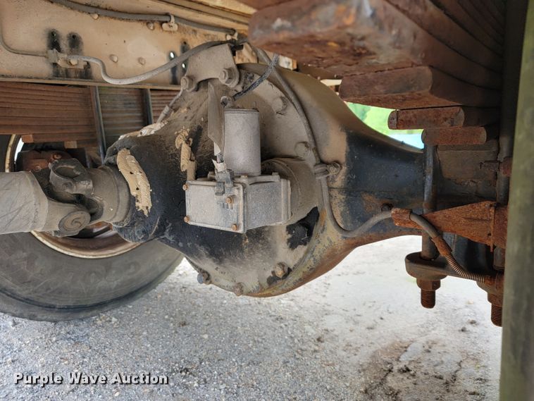 image for item JL9416 1994 Chevrolet Kodiak C7H042  tank truck