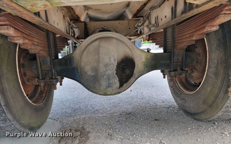 image for item JL9416 1994 Chevrolet Kodiak C7H042  tank truck