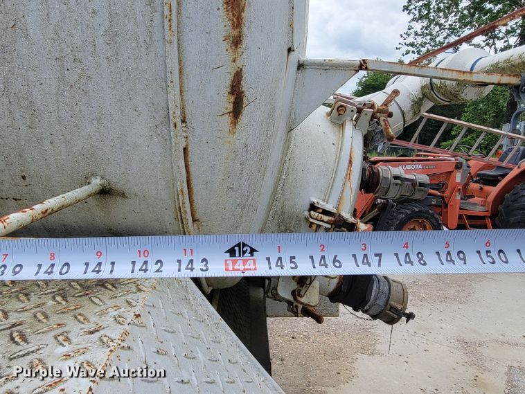 image for item JL9416 1994 Chevrolet Kodiak C7H042  tank truck