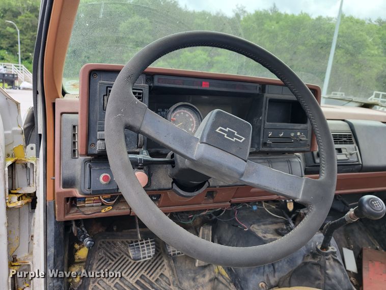 image for item JL9416 1994 Chevrolet Kodiak C7H042  tank truck