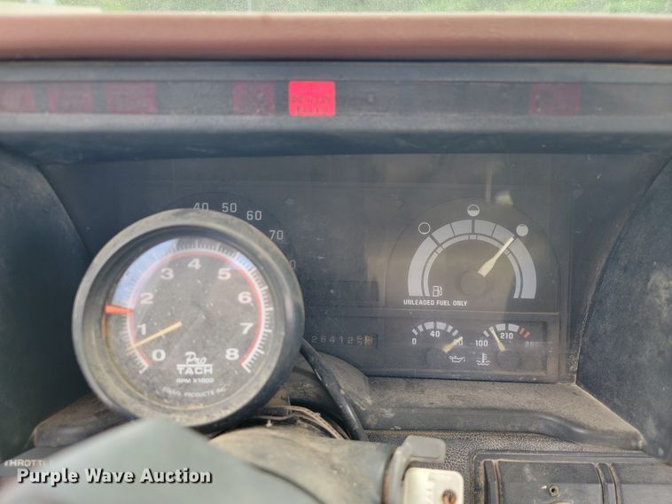 image for item JL9416 1994 Chevrolet Kodiak C7H042  tank truck