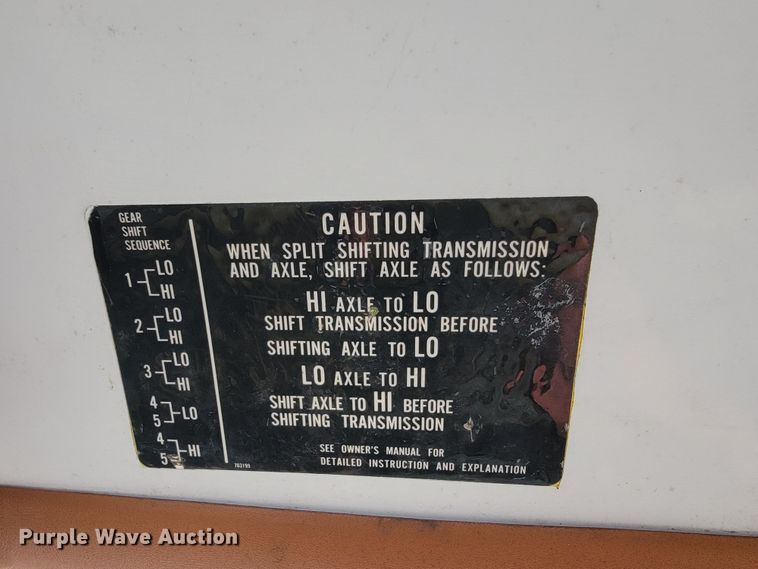 image for item JL9416 1994 Chevrolet Kodiak C7H042  tank truck