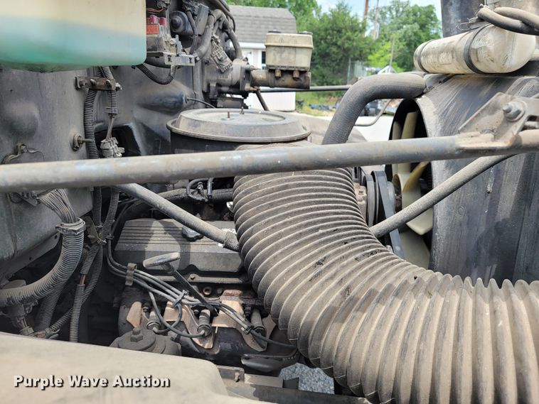 image for item JL9416 1994 Chevrolet Kodiak C7H042  tank truck