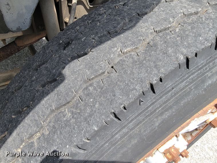 image for item JL9416 1994 Chevrolet Kodiak C7H042  tank truck