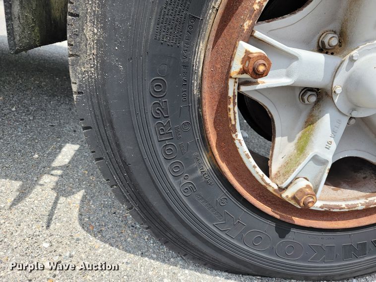 image for item JL9416 1994 Chevrolet Kodiak C7H042  tank truck