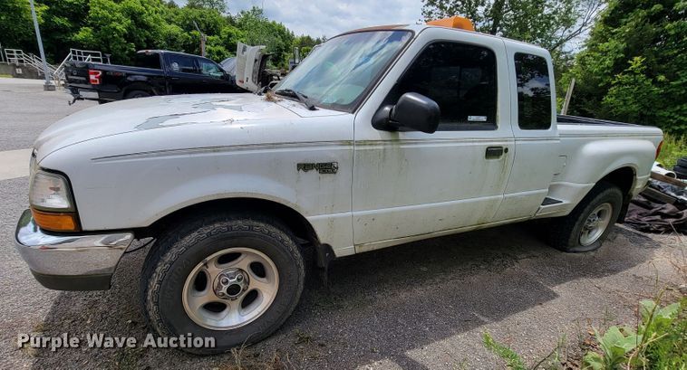 image for item JL9417 1999 Ford Ranger  SuperCab pickup truck