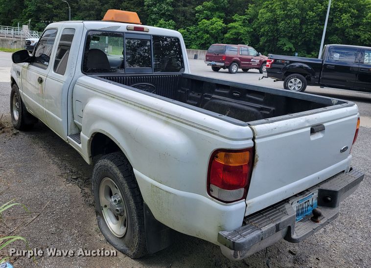 image for item JL9417 1999 Ford Ranger  SuperCab pickup truck