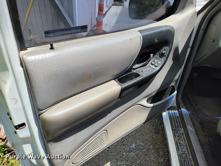 image for item JL9417 1999 Ford Ranger  SuperCab pickup truck