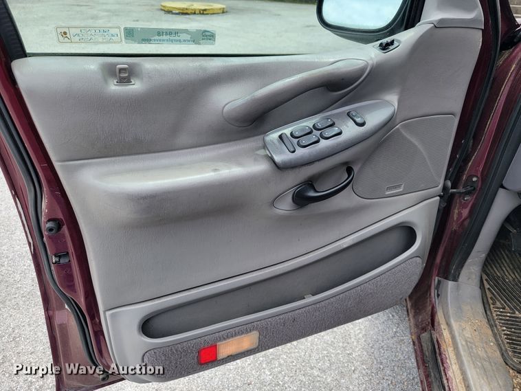 image for item JL9418 1998 Ford Expedition XLT  SUV