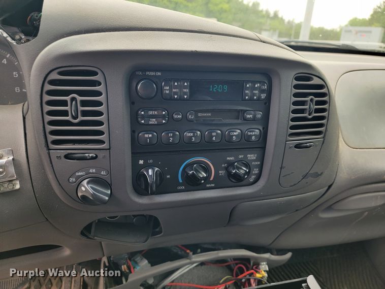 image for item JL9418 1998 Ford Expedition XLT  SUV