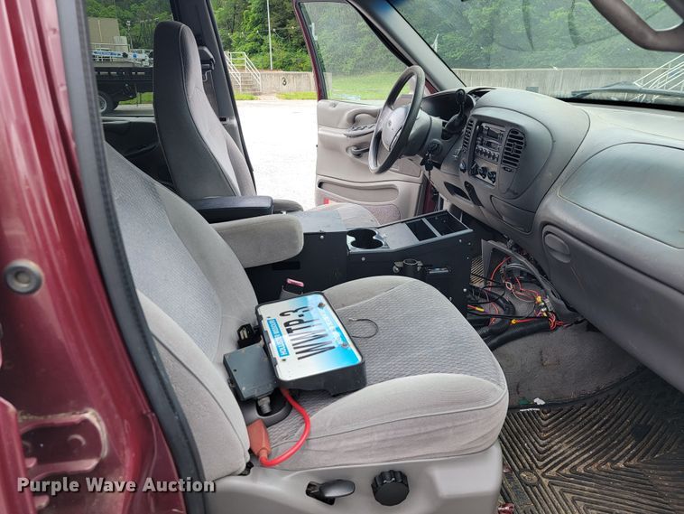 image for item JL9418 1998 Ford Expedition XLT  SUV