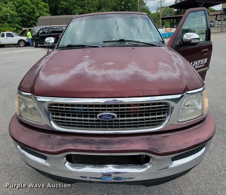 image for item JL9418 1998 Ford Expedition XLT  SUV