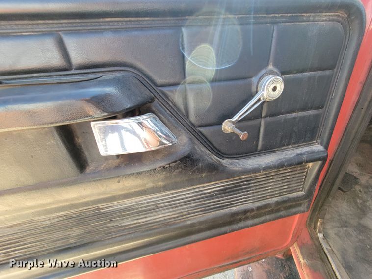 image for item KA9295 1973 Ford F750  oil distributor truck