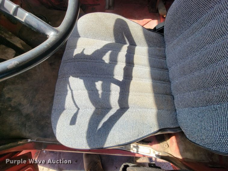 image for item KA9295 1973 Ford F750  oil distributor truck