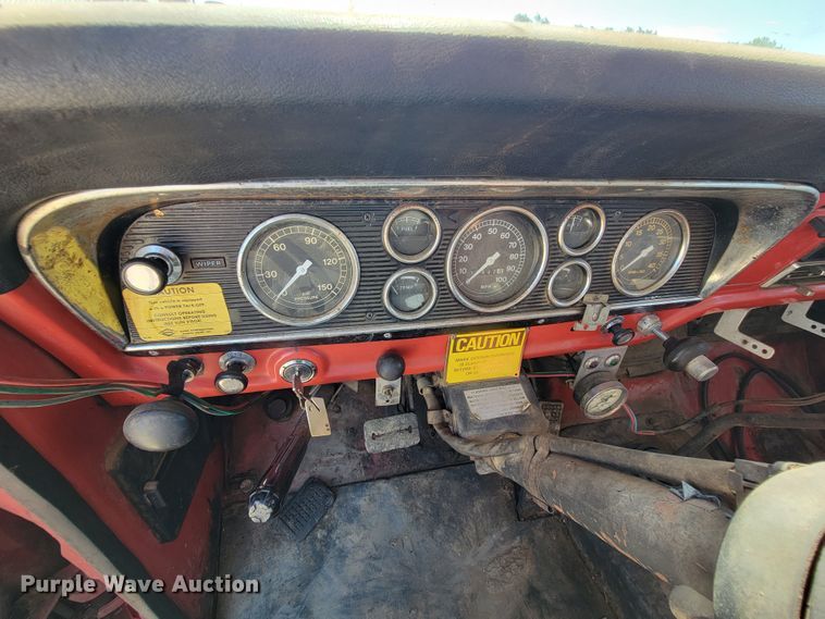 image for item KA9295 1973 Ford F750  oil distributor truck