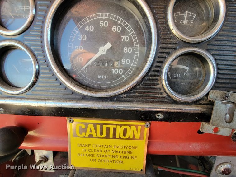 image for item KA9295 1973 Ford F750  oil distributor truck