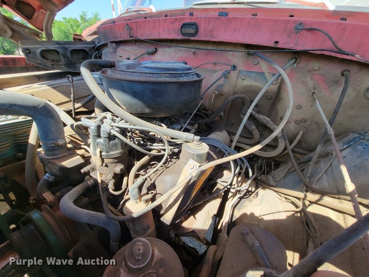 image for item KA9295 1973 Ford F750  oil distributor truck