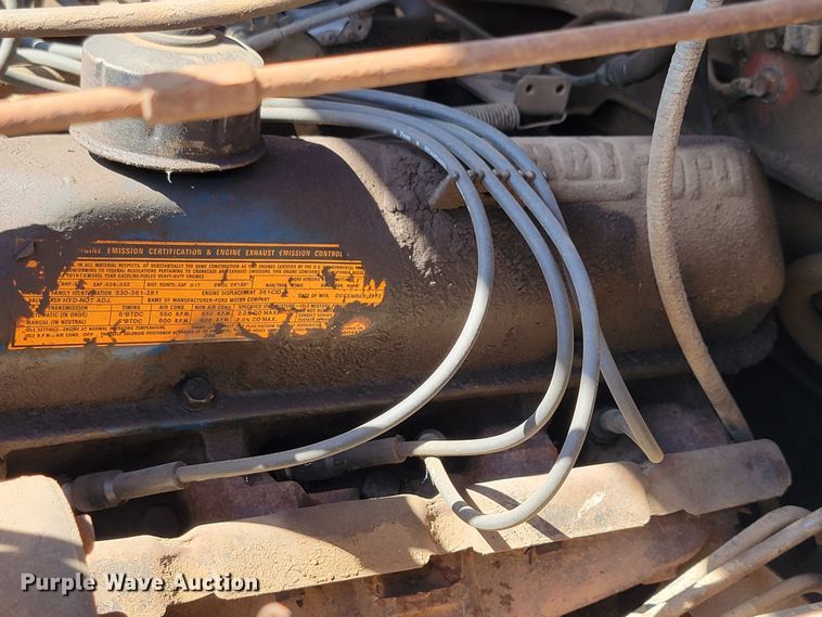 image for item KA9295 1973 Ford F750  oil distributor truck