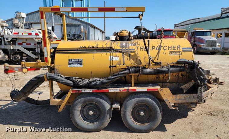 image for item KA9296 1999 Rosco RA2000  pot hole patcher