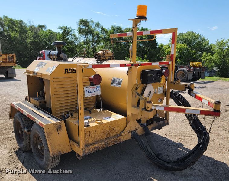 image for item KA9296 1999 Rosco RA2000  pot hole patcher