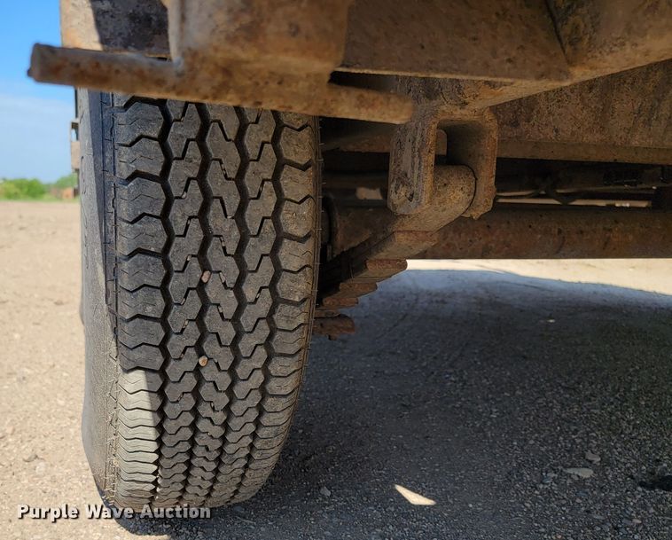 image for item KA9296 1999 Rosco RA2000  pot hole patcher