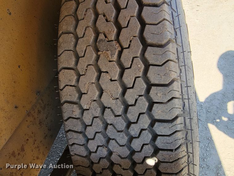 image for item KA9296 1999 Rosco RA2000  pot hole patcher