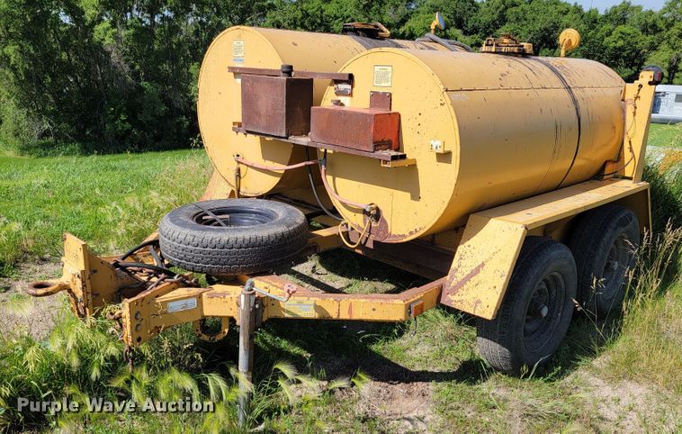 image for item KA9296 1999 Rosco RA2000  pot hole patcher