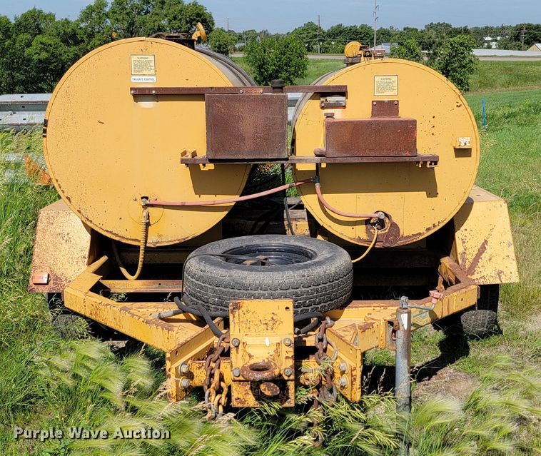 image for item KA9296 1999 Rosco RA2000  pot hole patcher