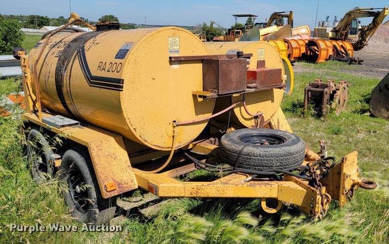 image for item KA9296 1999 Rosco RA2000  pot hole patcher