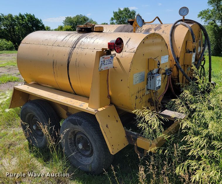 image for item KA9296 1999 Rosco RA2000  pot hole patcher