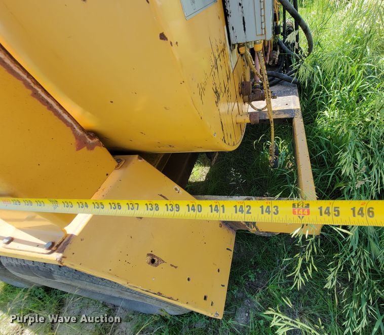 image for item KA9296 1999 Rosco RA2000  pot hole patcher