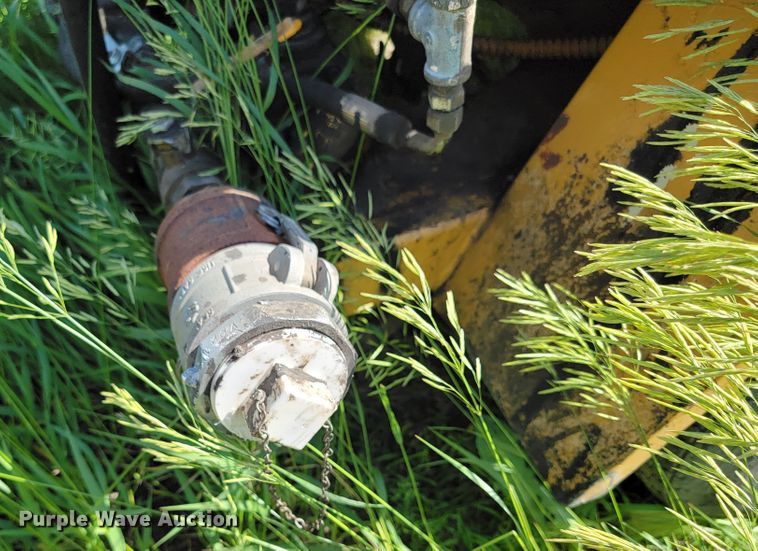 image for item KA9296 1999 Rosco RA2000  pot hole patcher