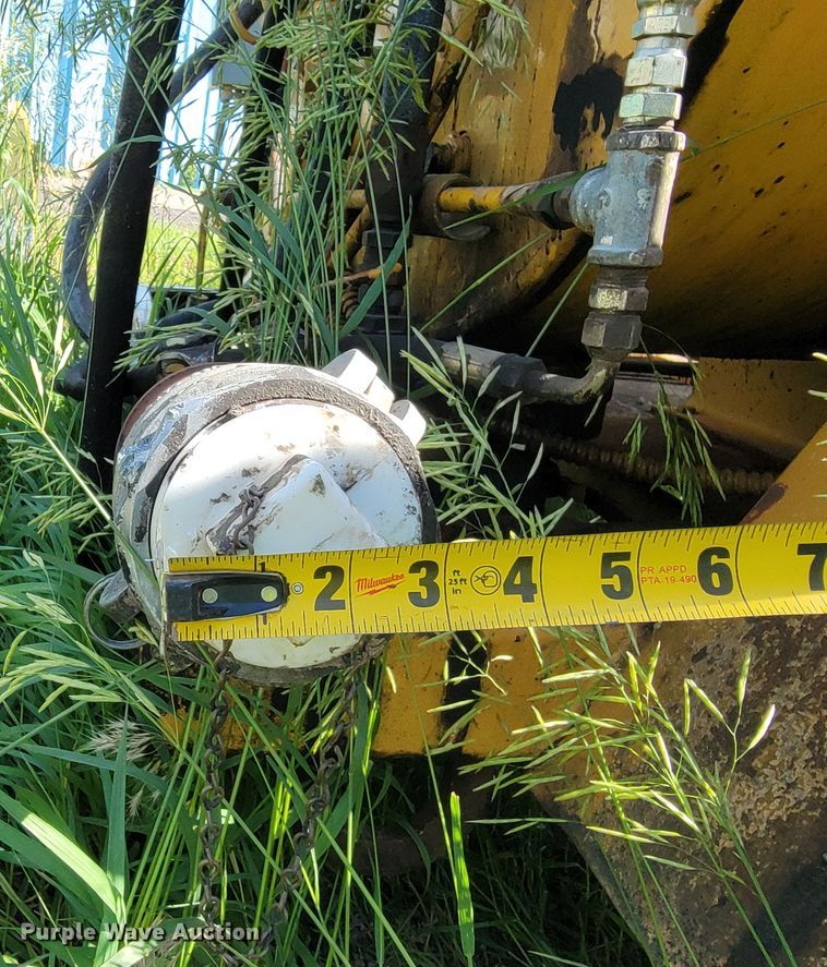 image for item KA9296 1999 Rosco RA2000  pot hole patcher