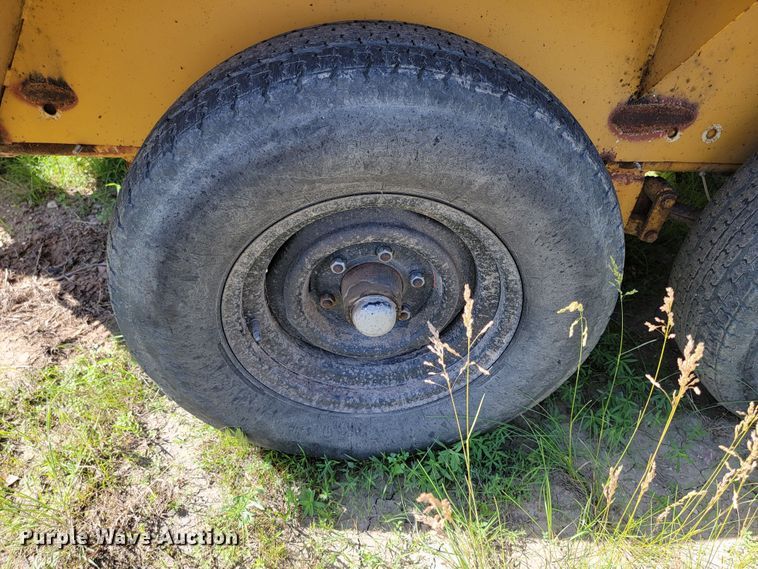 image for item KA9296 1999 Rosco RA2000  pot hole patcher