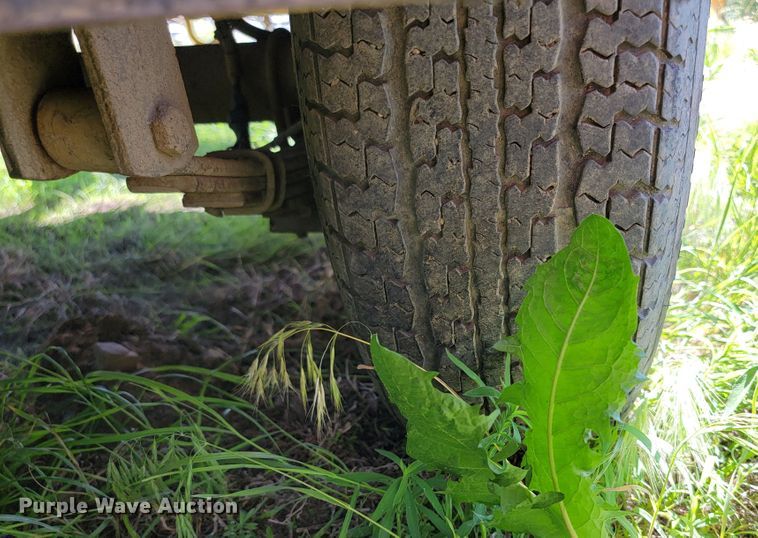 image for item KA9296 1999 Rosco RA2000  pot hole patcher