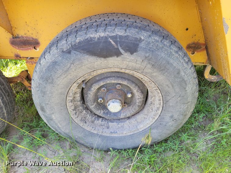 image for item KA9296 1999 Rosco RA2000  pot hole patcher