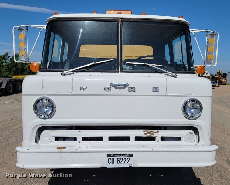 image for item KA9297 1983 Ford C700  dump truck