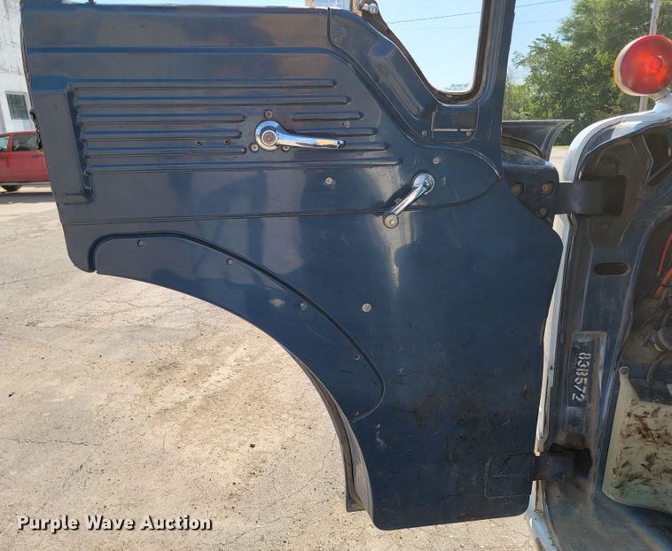 image for item KA9297 1983 Ford C700  dump truck