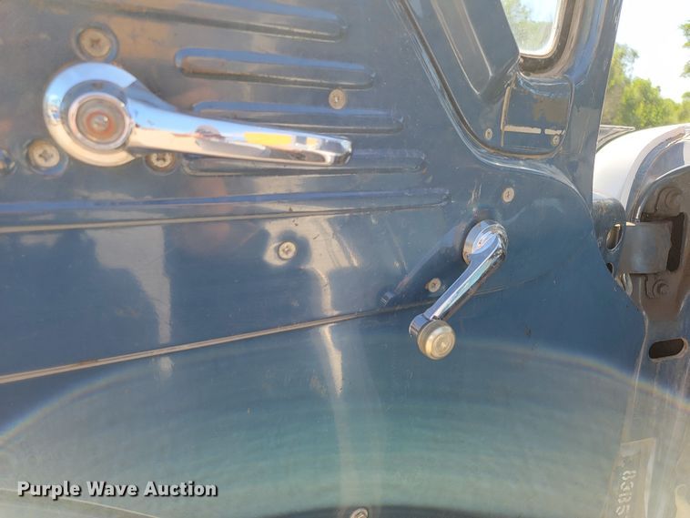 image for item KA9297 1983 Ford C700  dump truck