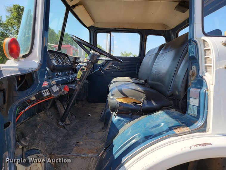 image for item KA9297 1983 Ford C700  dump truck