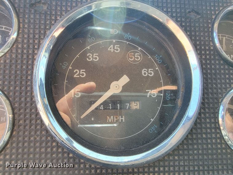 image for item KA9297 1983 Ford C700  dump truck