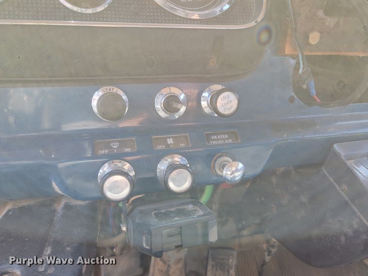 image for item KA9297 1983 Ford C700  dump truck