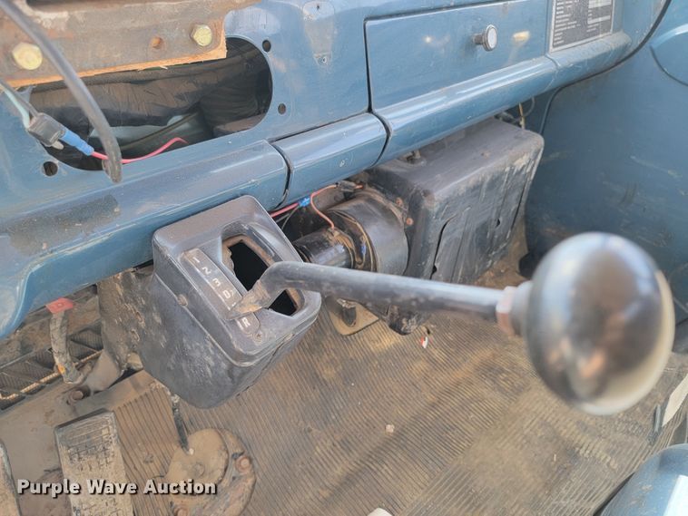 image for item KA9297 1983 Ford C700  dump truck