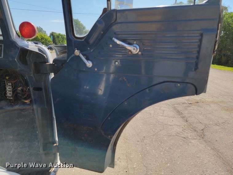 image for item KA9297 1983 Ford C700  dump truck