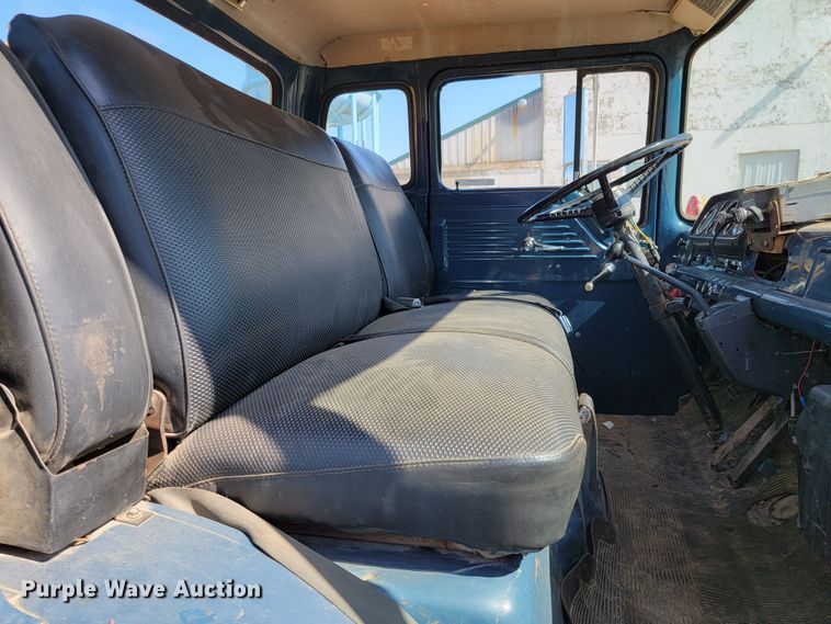 image for item KA9297 1983 Ford C700  dump truck