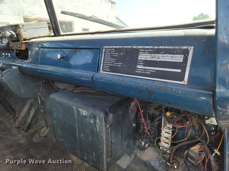 image for item KA9297 1983 Ford C700  dump truck