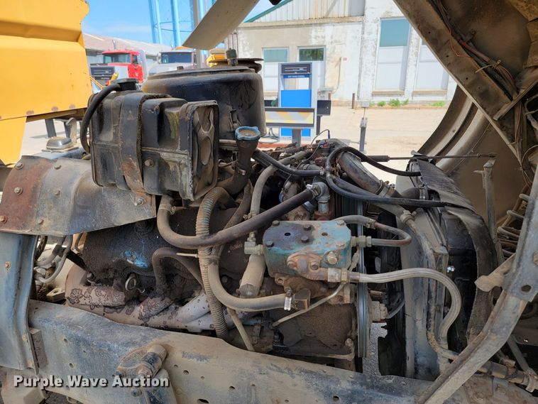 image for item KA9297 1983 Ford C700  dump truck