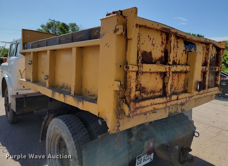 image for item KA9297 1983 Ford C700  dump truck